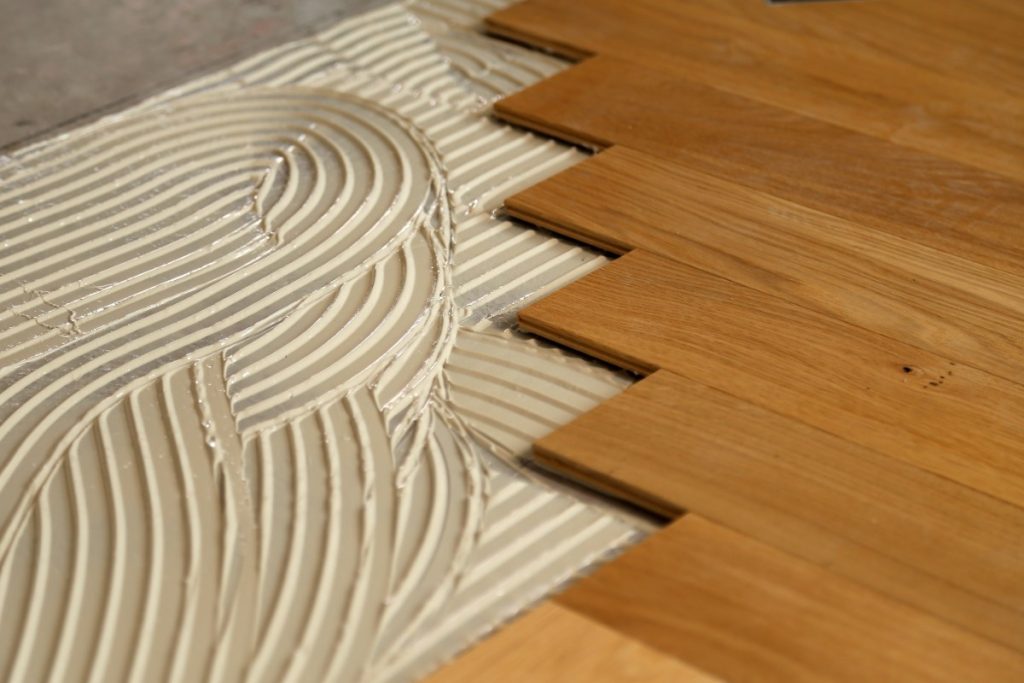 Réalisation de pose de bois sur du carrelage