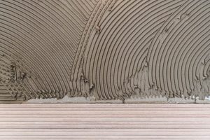 Comment appliquer correctement du plâtre sur une surface en bois ?