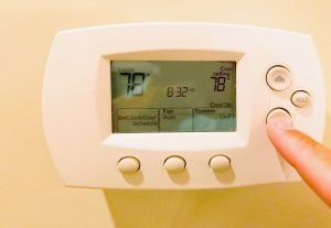 Pourquoi votre thermostat indique-t-il une température incorrecte et comment y remédier ?