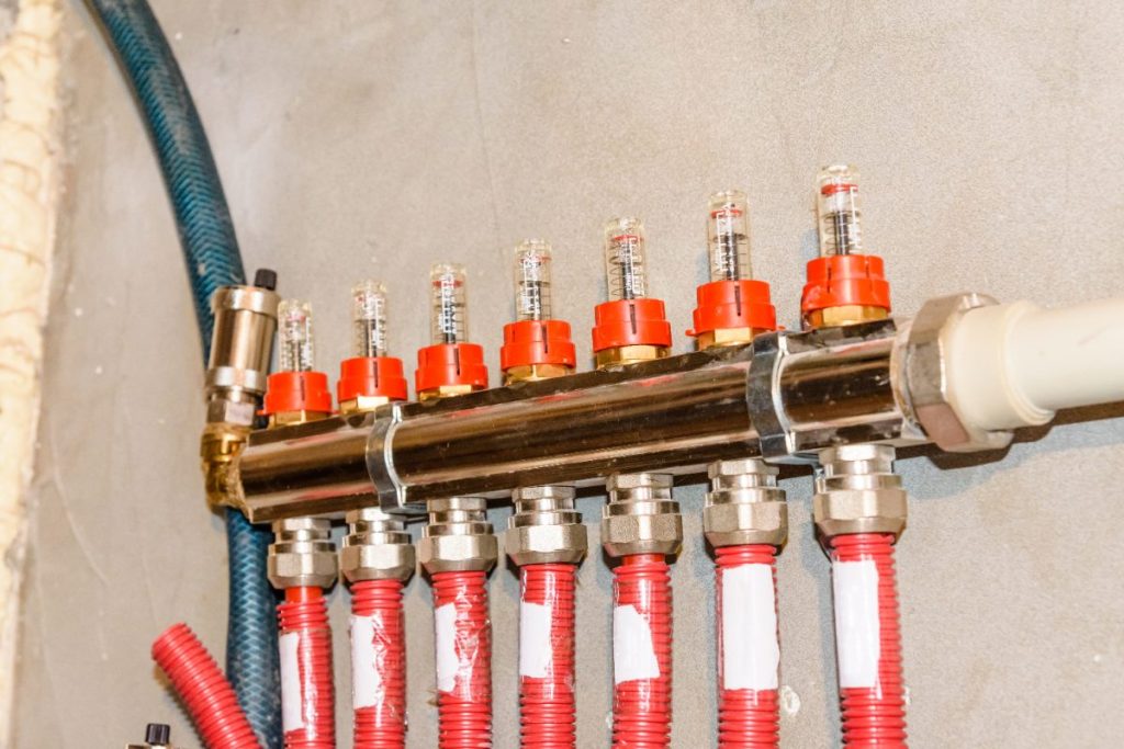 Un système de collecteur de chauffage installé